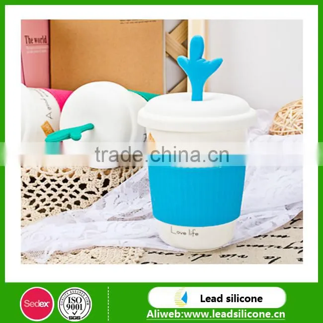 Qute Fingers Silicone Drink Lids -Suction Seal Lids- Flexible Silicone Cup Cover