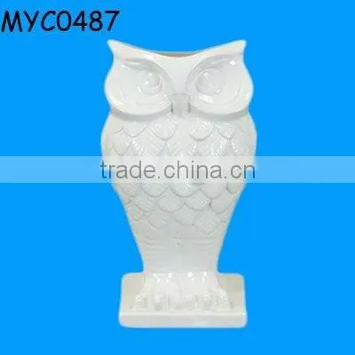 Polyresin wicker flower pot
