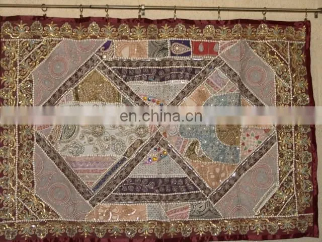 Wholesale manufacturer Old Sari Patchwork Tapestry Wall Hangings and tabel Runner