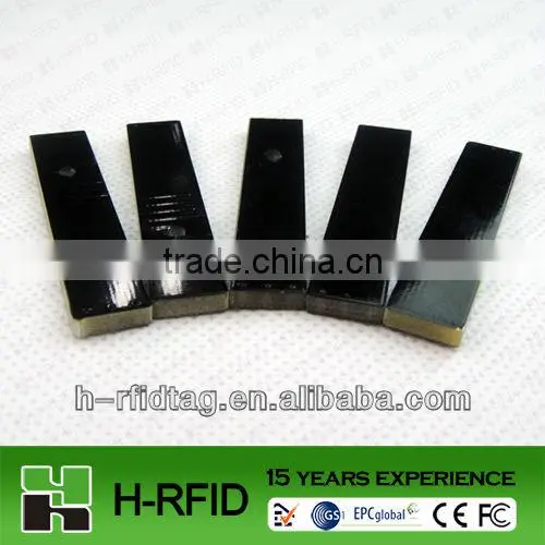 Assets tracking uhf on metal tag
