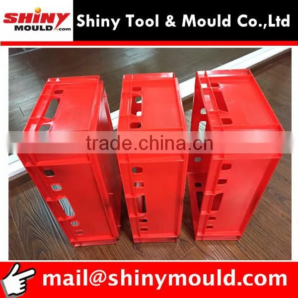 Solid stackable plastic crate moulding