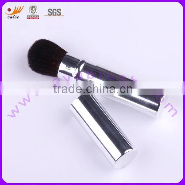 Retractable Blush Brush On Hot Sale