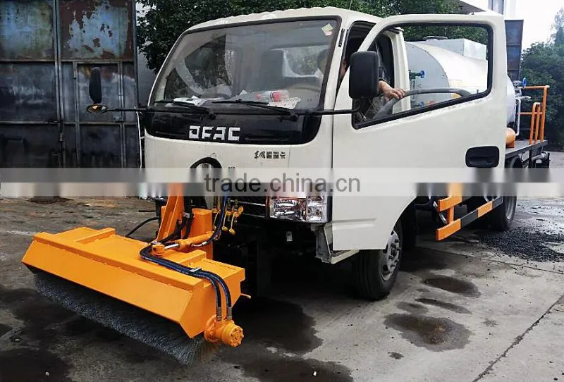 IKOM asphalt distributor with clean device