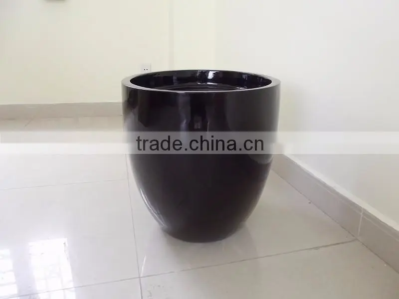 Fiberglass lacquered planters | S0216001