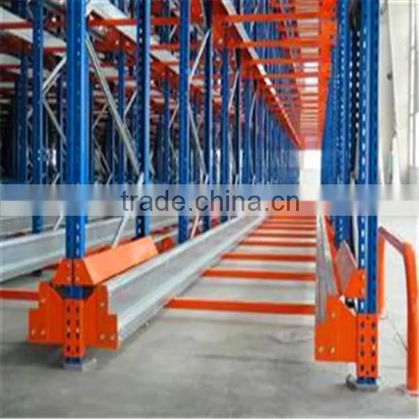 Radio shuttle racking for industrial warehouse storage