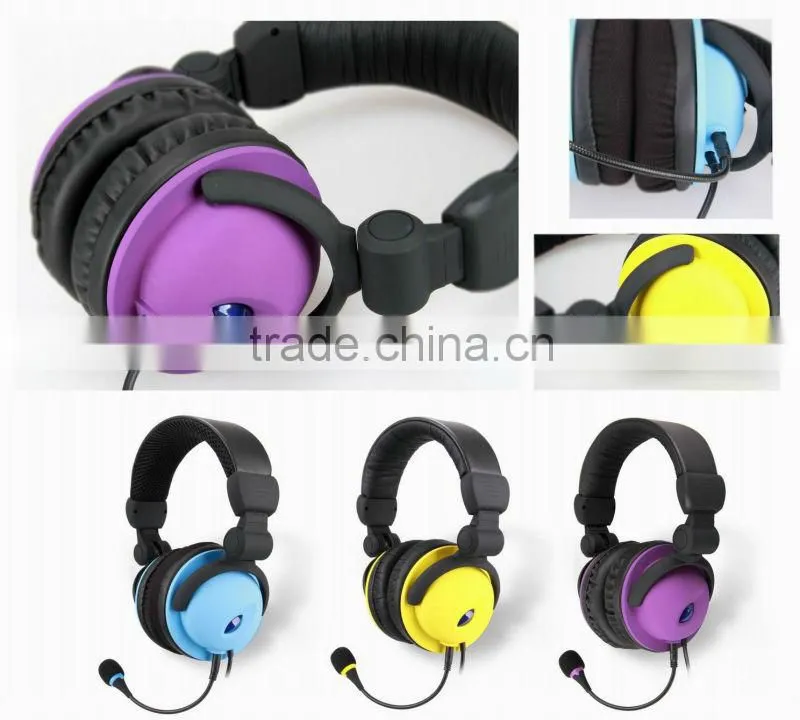 Cheap stereo headphone with big earmuff for big ears