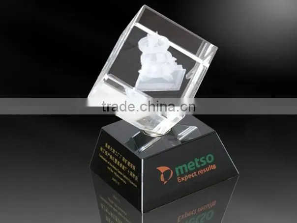 2016 New design personalized clear crystal cube