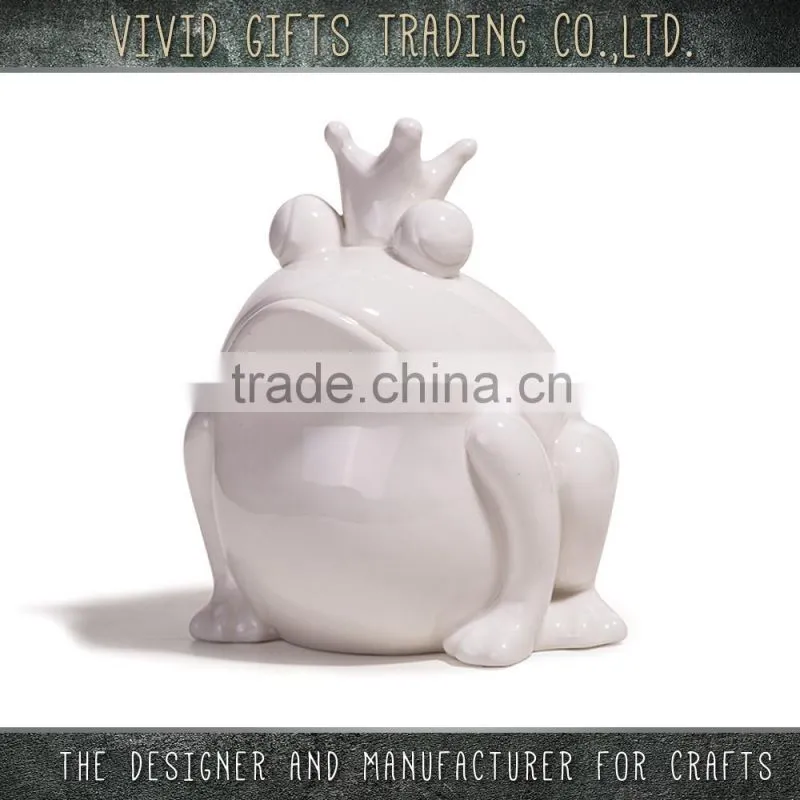 Ceramic or Porcelain frog with gold crown sitting animal garden decoration