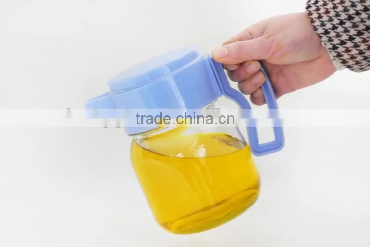 900ml Glass drinking jug bottle with plastic dispenser