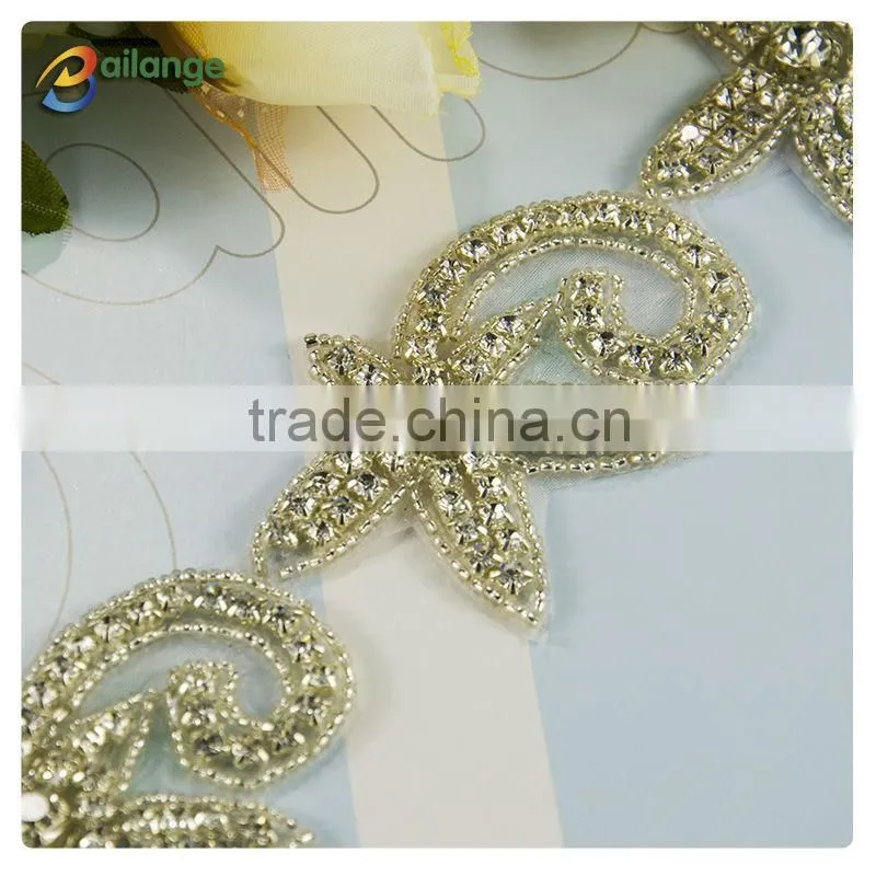 2016 rhinestone bridal applique for cheap wedding dress with typical design