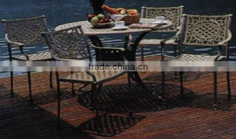 Round Metal Outdoor Table 13027