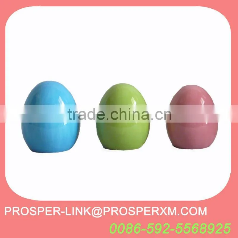 Ceramic decorative eggs holders