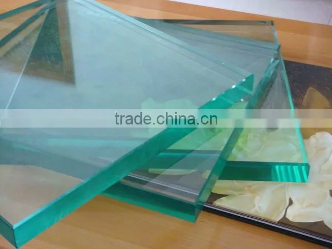 Extra clear float glass