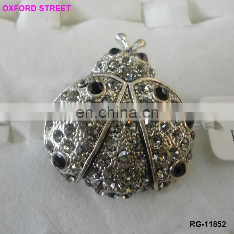 Fashion beatle shape rhinestone ring
