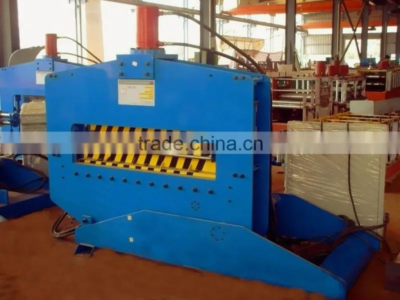 Auto curved forming machine for roofing