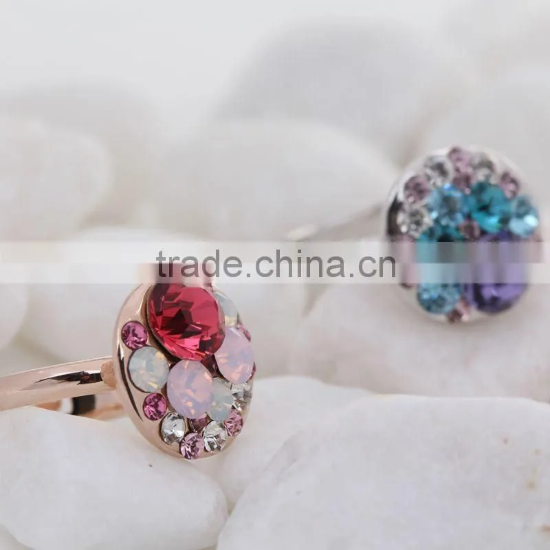 New Design shinning Crystal Finger Ring For Ladies 40055