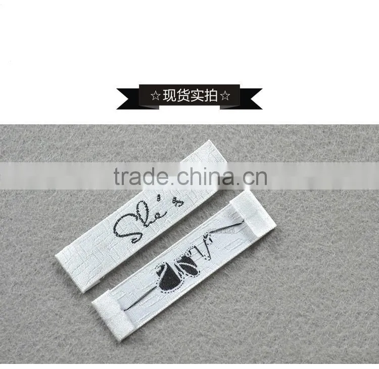 2016Factory wholesale high quality quality woven labels for garment