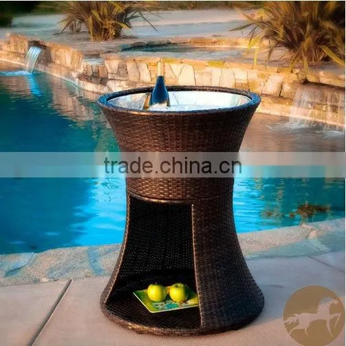 2016 New Style outdoor brown wicker furniture standing ice bucket