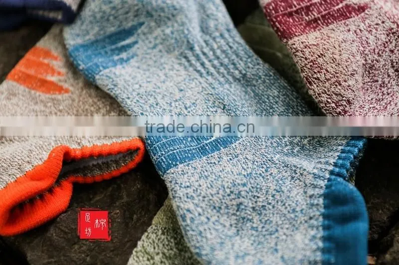 Wholesale Men Cotton Anti-Slip Sports Socks