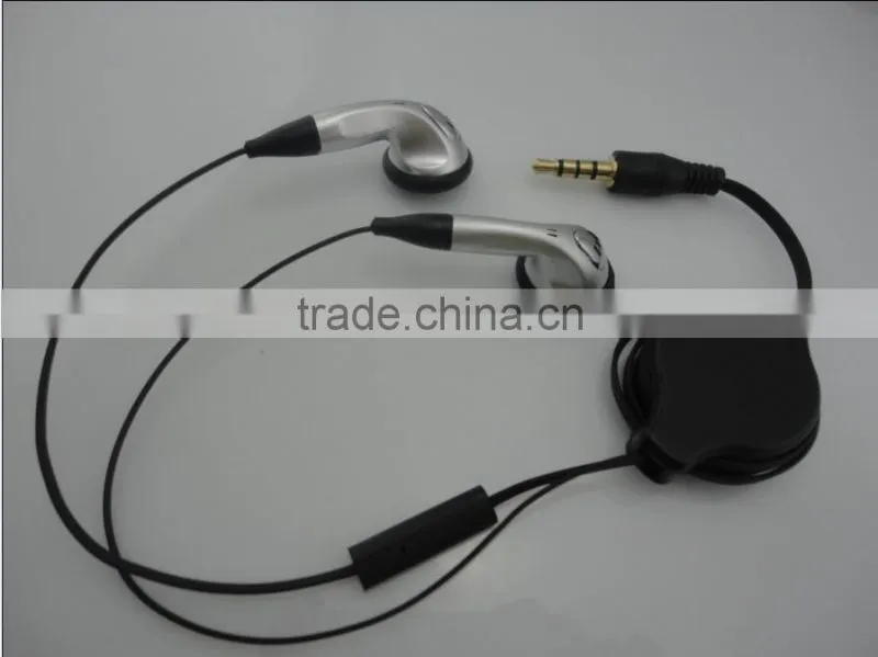 earphones with retractable cord