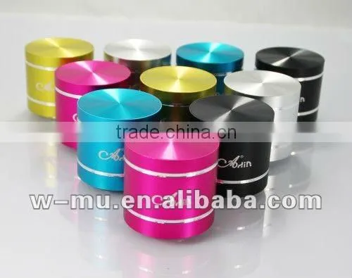 Portable Lanyard Woofer Vibrating Speaker with TF/FM