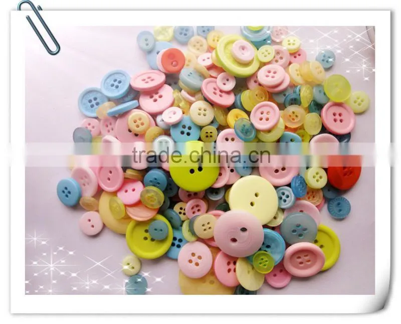 Mixed kids buttons, white and black resin decorative buttons