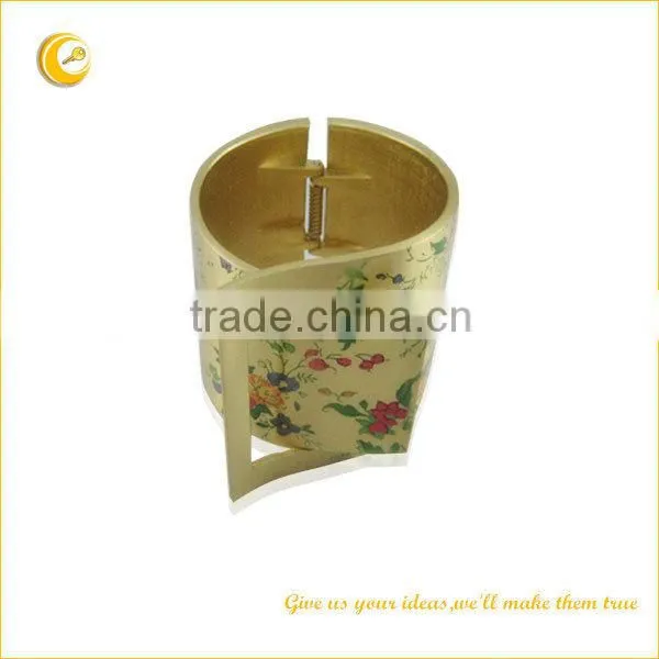 Popular style alloy golden bangle