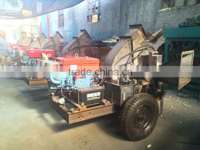Mobile diesel engine wood chips grinding machine for sale