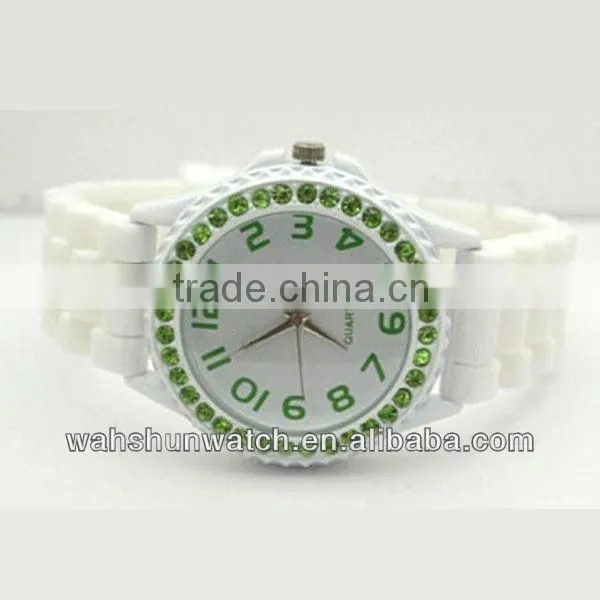 2013 new hot fashion quartz brands japan movt diamond women watch