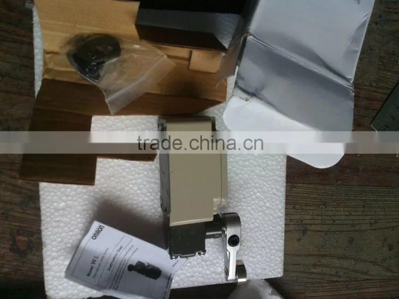 Omron WL-1A100 omron limit switch