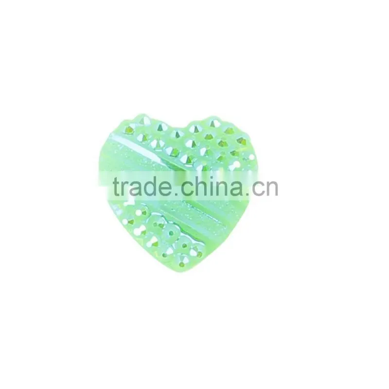 2016 fashion heart resin stone with flat back in green color CXX-0092