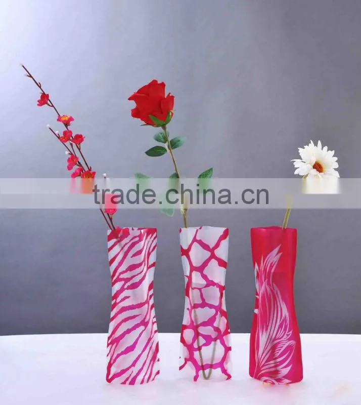 Portable plastic vase