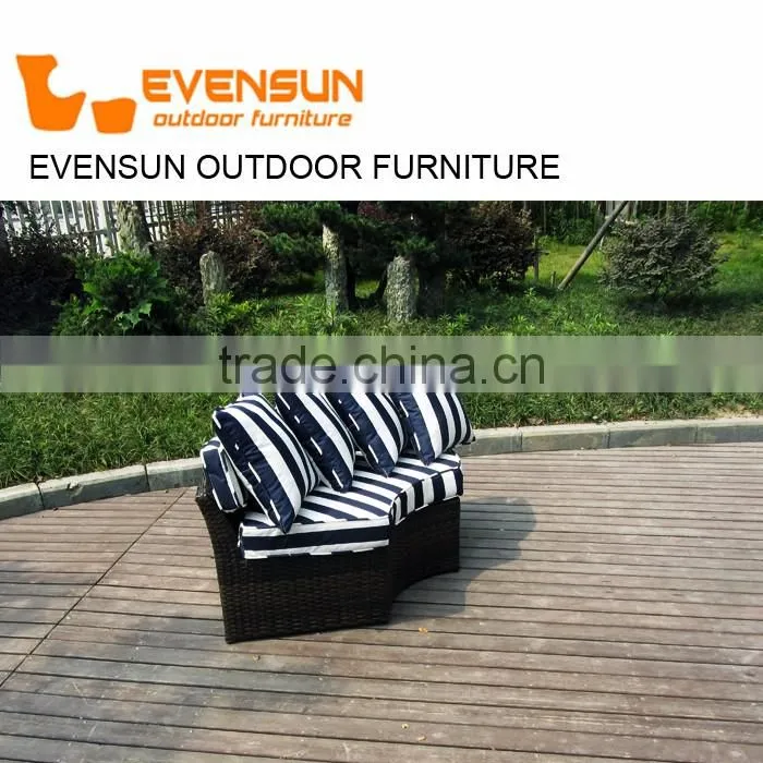 Sun Lounger Specific Use and Modern Appearance outdoor rattan sunbed