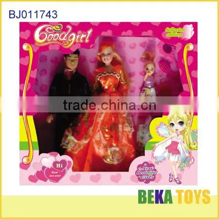 good quality roca doll with her happy family dolls