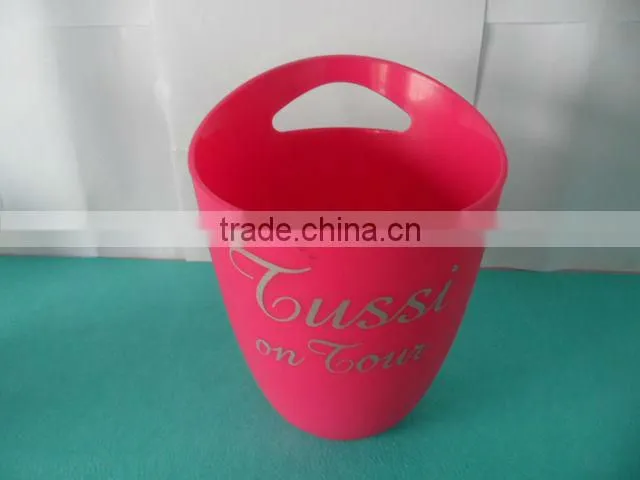Plastic ice bucket
