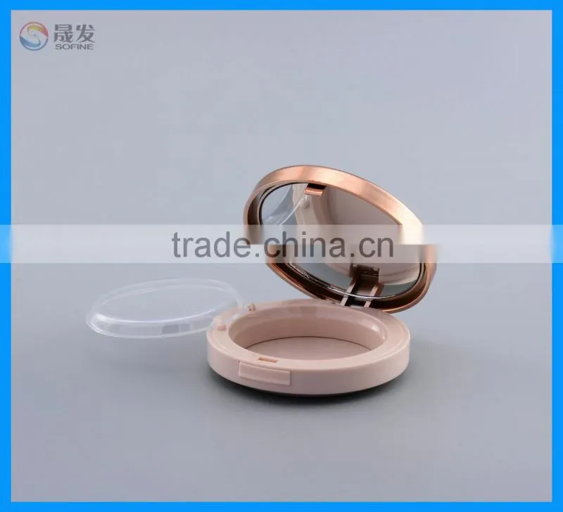Cosmetic plastic blusher compact