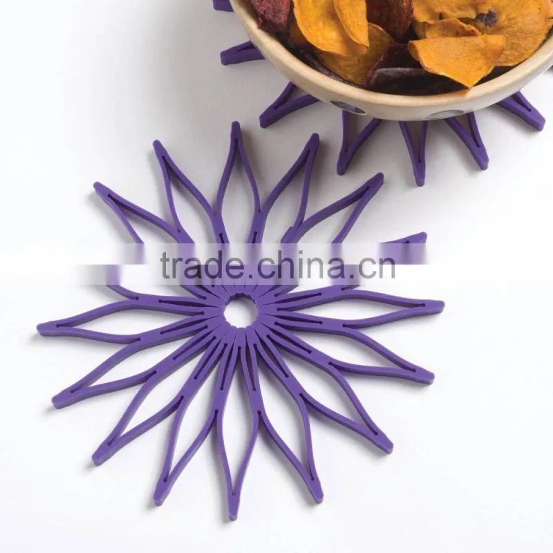 Multi-use Flower-shaped Trivet Table Decoration Table Pad