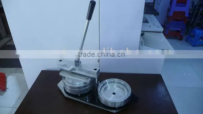 Badge making machine