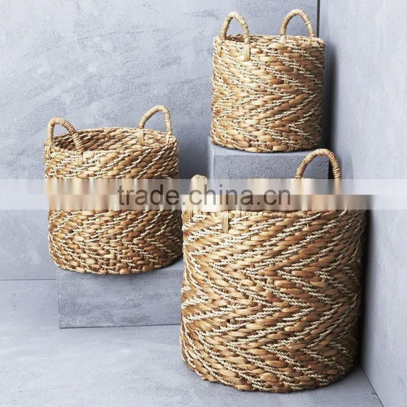 Water hyacinth cat house, indoor cat house