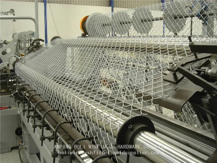 3-0mm-Galvanized-Chain-Link-Fence-Diamond-Mesh-Fence-in-Good-Price