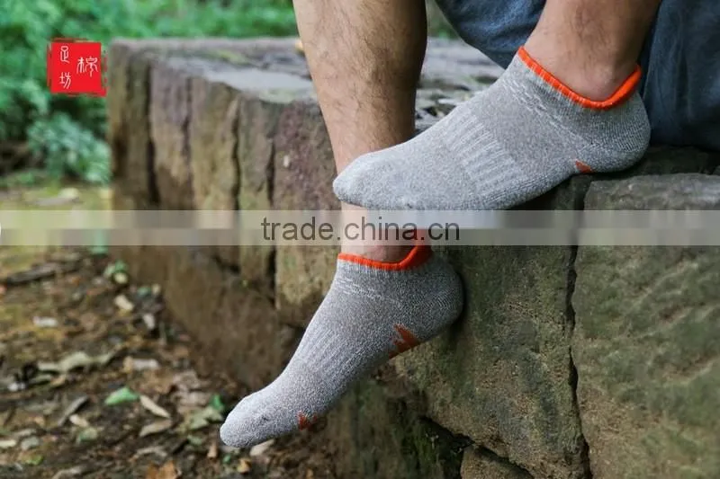 Wholesale Men Cotton Anti-Slip Sports Socks