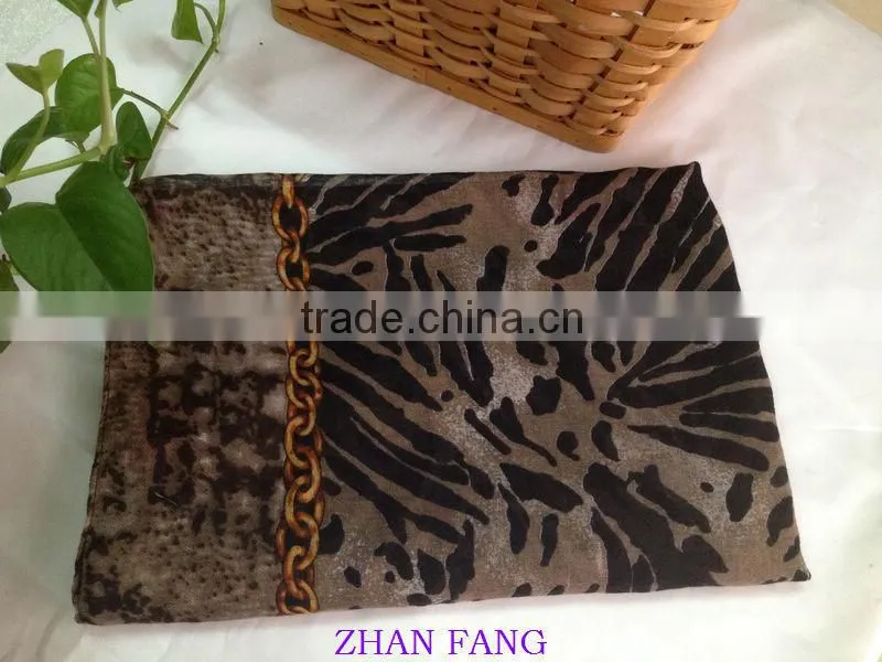 2015 new design printed polyester scarf shawl of animal pattern