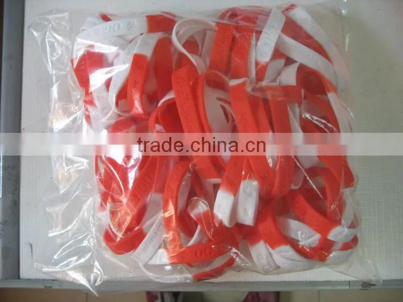 Factory directly wholesale cheap custom silicone wristbands small MOQ