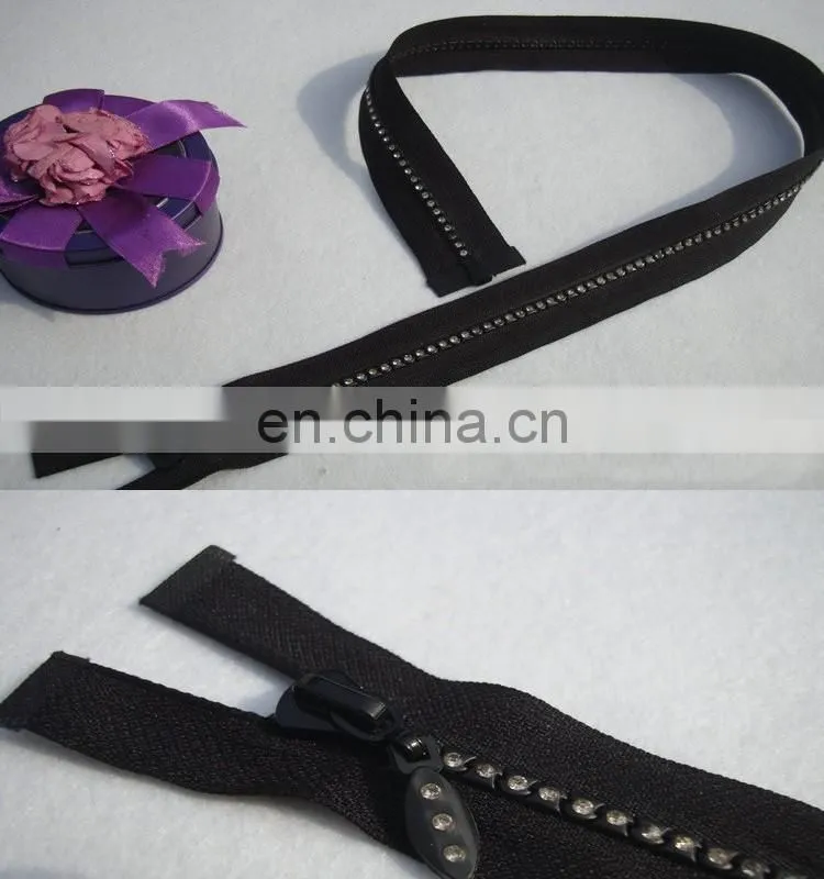 2017 YIWU most popular beautiful diamond zipper manufacturer