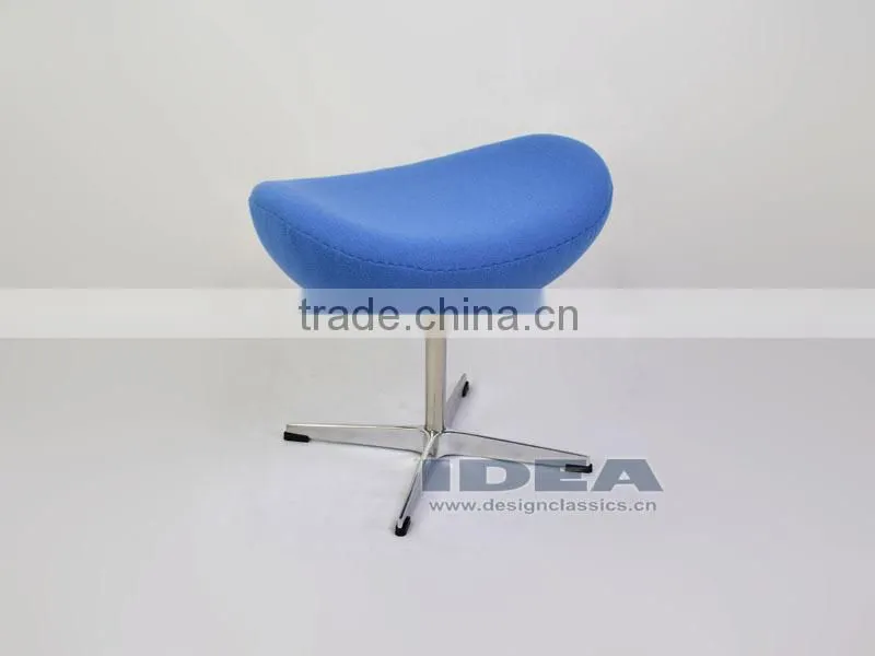 Replica Arne Jacobsen Egg Ottoman - Blue Wool Fabric - polished aluminum base