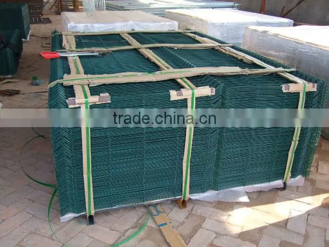 pvc coated wire mesh fence panel/steel welded wire mesh fence