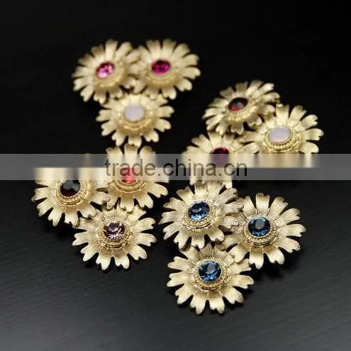 Alloy flower cc brooch