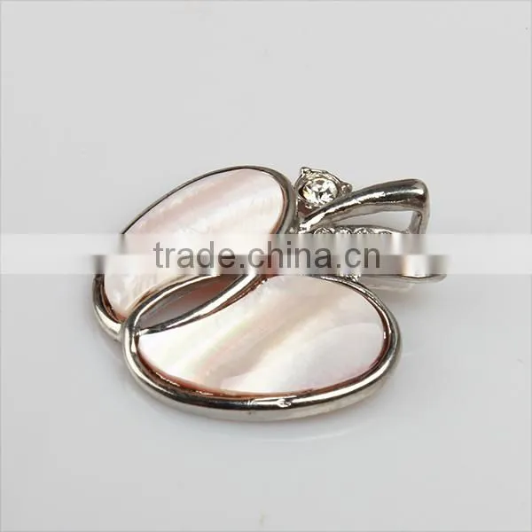 Apple shape pearl pendant