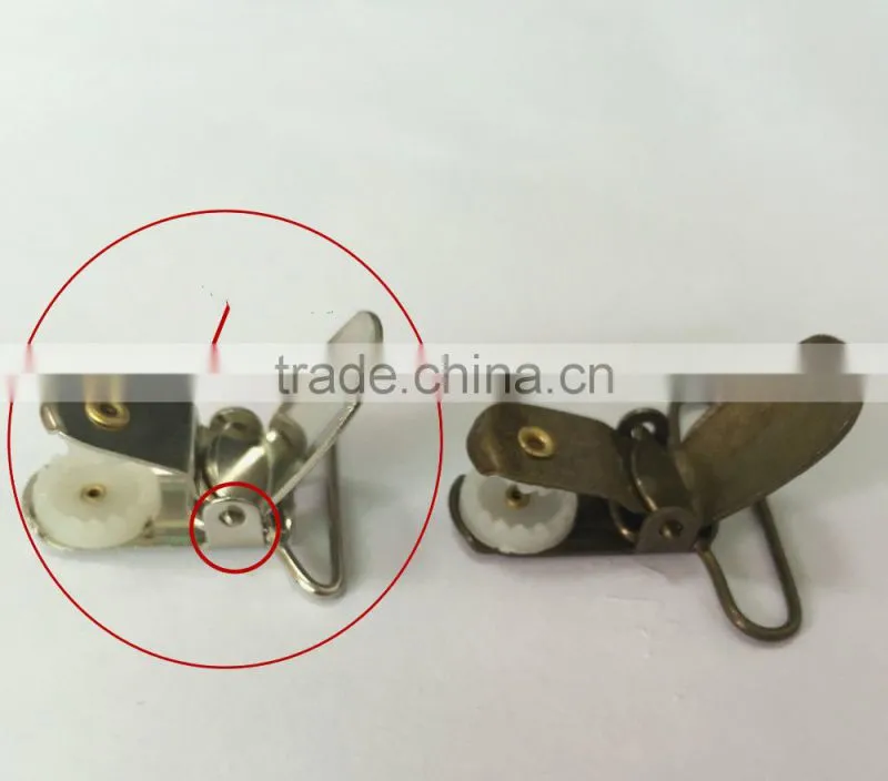 Manufacturer Strong Thick Metal Suspenders Clip With Plastic Teeth Inside