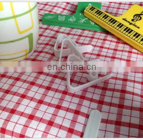 High Quality White Plastic Table Skirt Clips